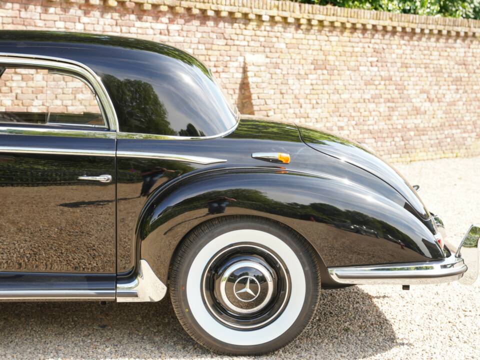 Image 10/50 of Mercedes-Benz 300 S (1953)