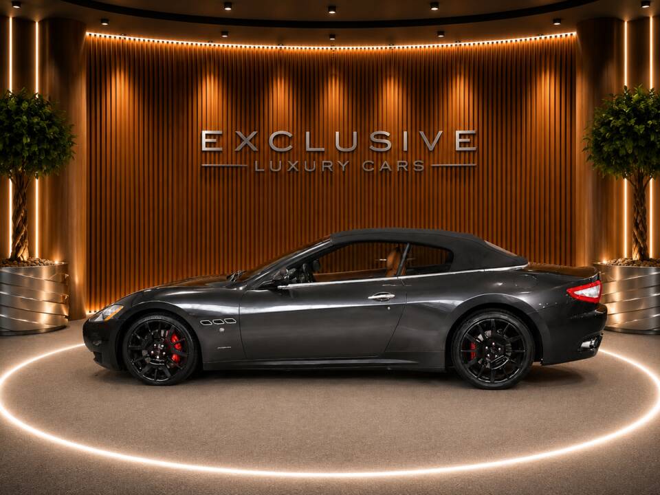 Bild 13/59 von Maserati GranCabrio 4.7 (2010)