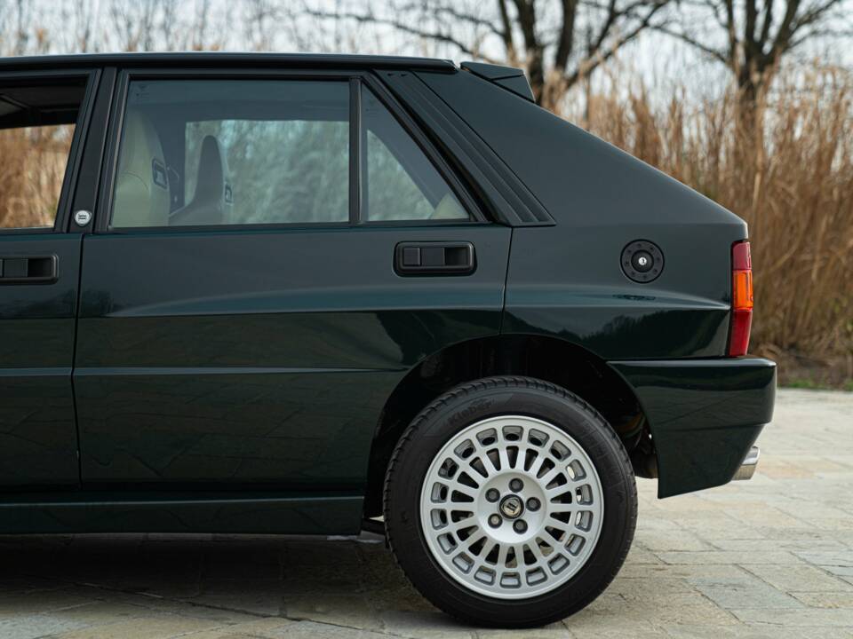 Image 29/50 de Lancia Delta HF Integrale 16V (1992)