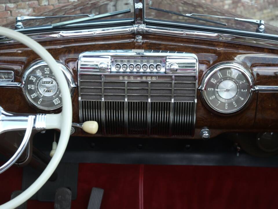 Image 39/50 de Cadillac 62 Convertible (1941)