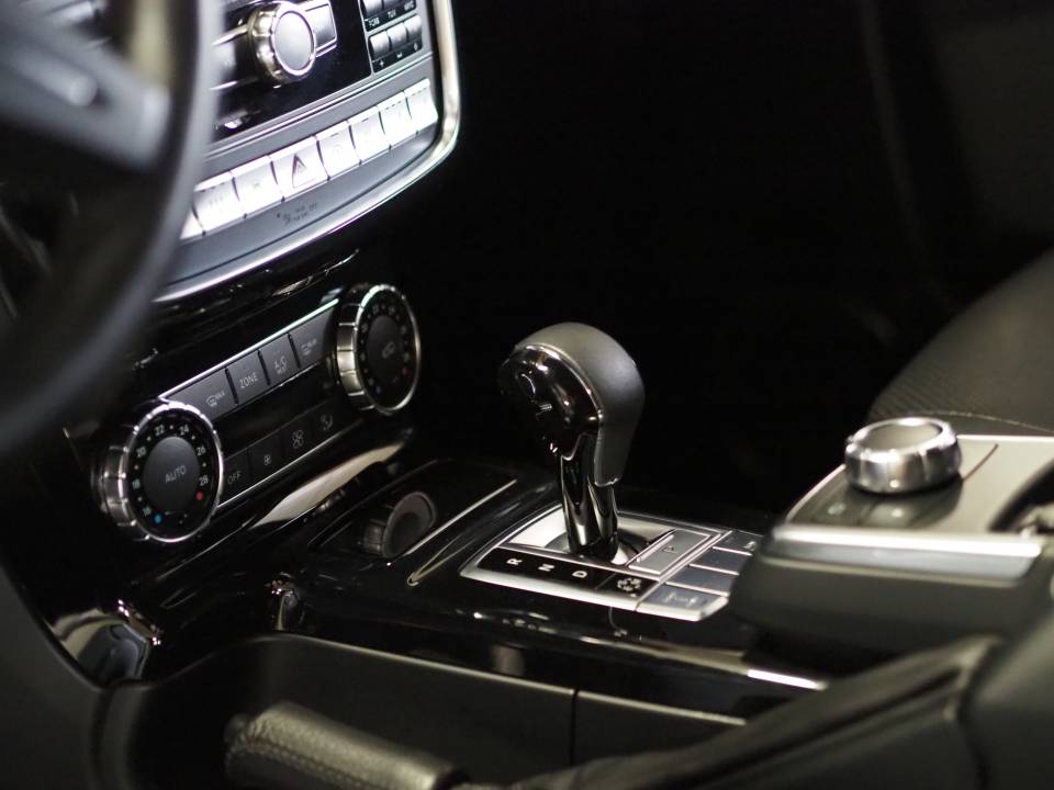 Image 19/21 of Mercedes-Benz G 500 (LWB) (2016)