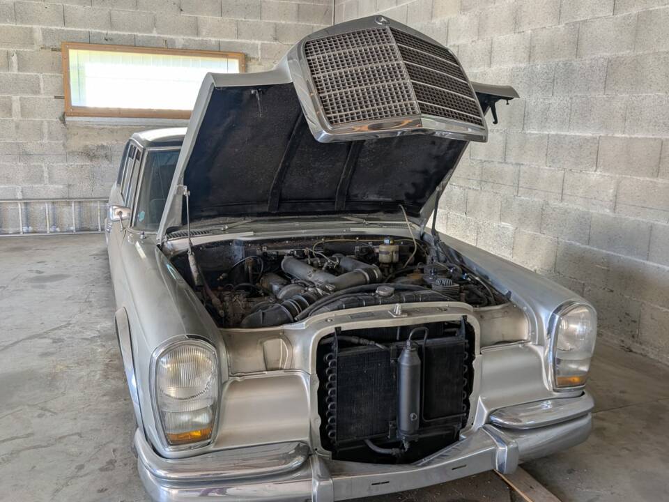 Image 44/46 of Mercedes-Benz 600 (1966)
