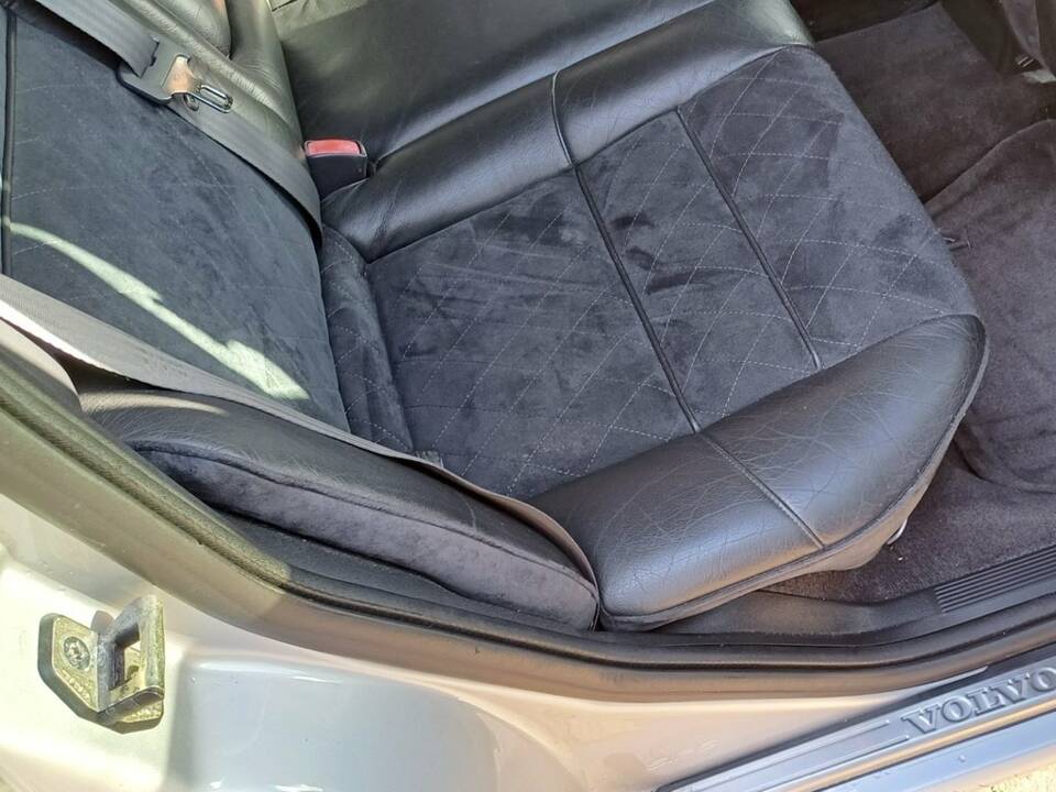 Image 7/8 of Volvo V70 R (1998)