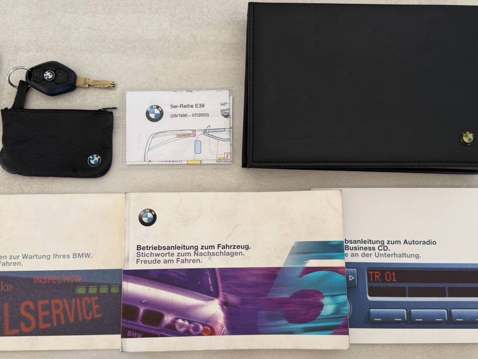 Bild 41/75 von BMW 540i (2001)