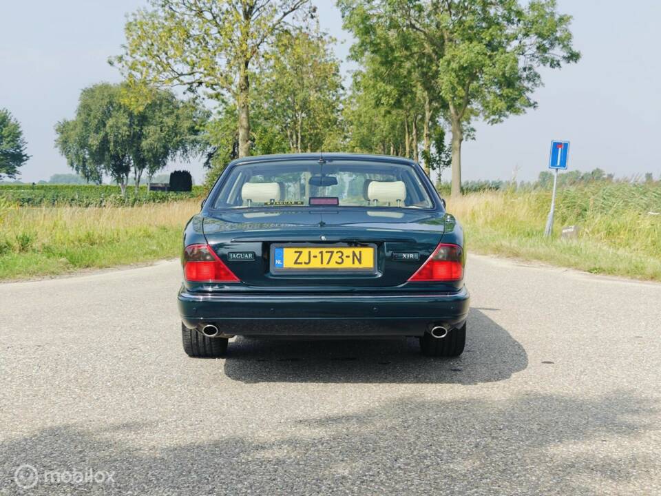 Image 11/50 of Jaguar XJR 4.0 Supercharged (1996)