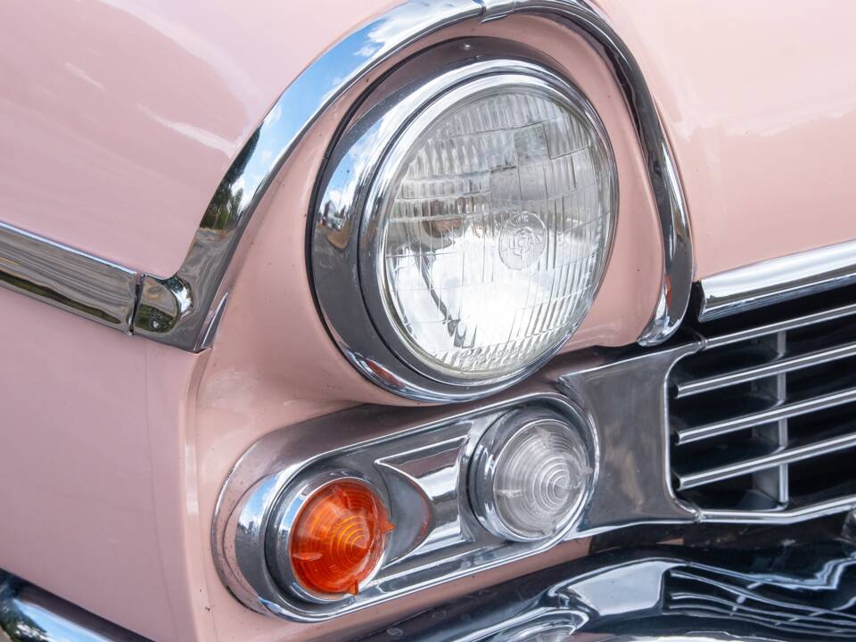 Image 11/50 of Vauxhall Cresta (1958)