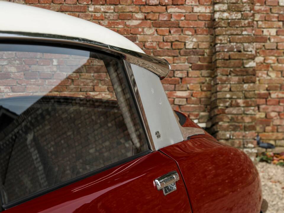 Image 32/50 de Citroën DS 21 (1971)