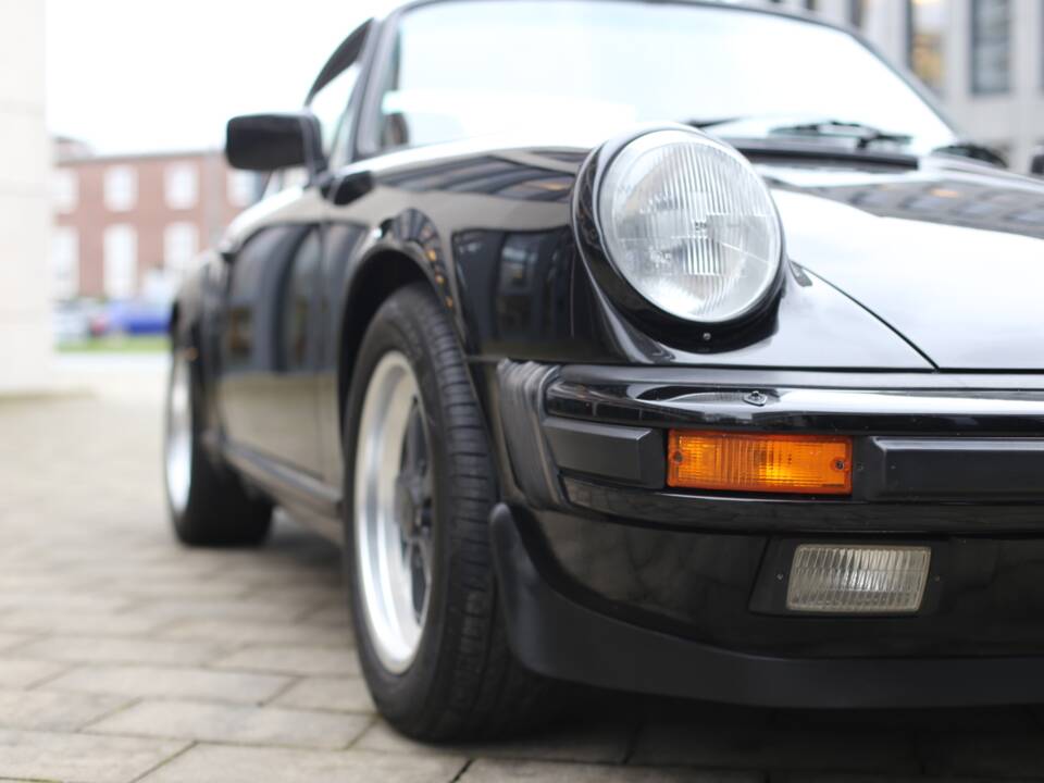 Image 11/43 of Porsche 911 Carrera 3.2 (1985)