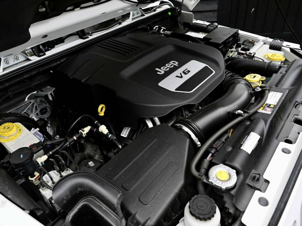 Afbeelding 46/50 van Jeep Grand Cherokee 6.4 V8 SRT (2014)