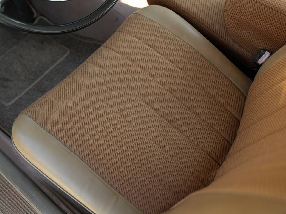 Bild 35/50 von Mercedes-Benz 200 (1966)