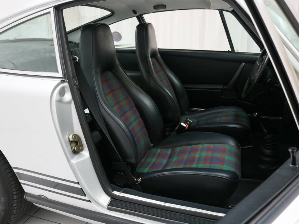 Bild 9/18 von Porsche 911 2.7 (1976)