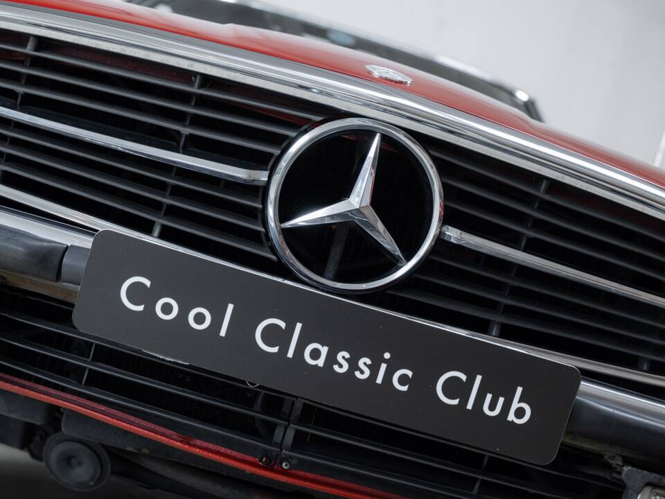 Image 25/38 of Mercedes-Benz 350 SL (1973)