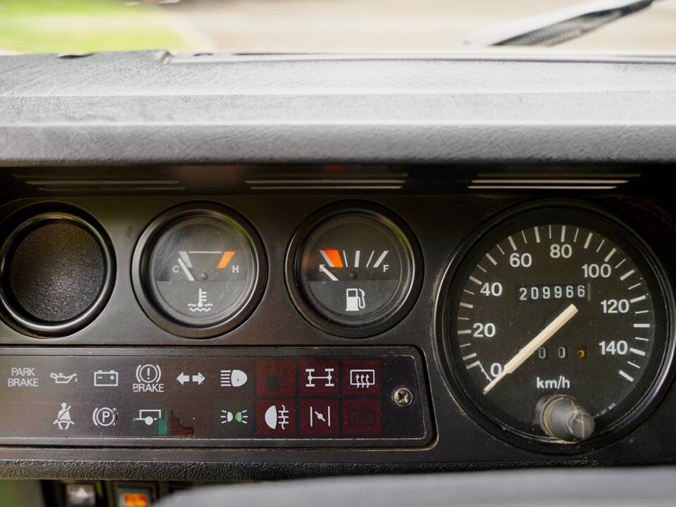 Image 35/96 of Land Rover Defender 90 (1995)