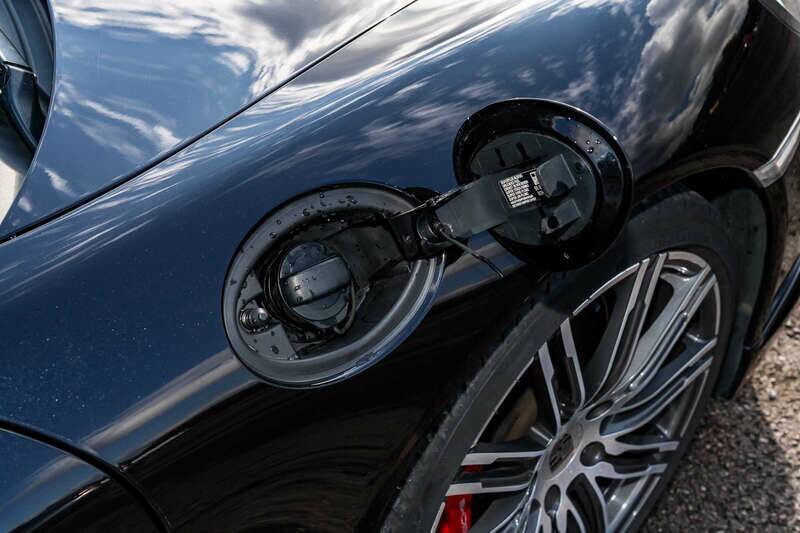 Immagine 32/50 di Porsche 911 Turbo (2015)