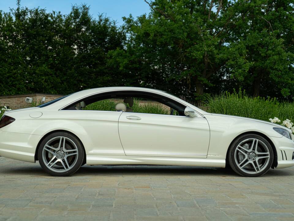 Bild 12/50 von Mercedes-Benz CL 63 AMG (2009)