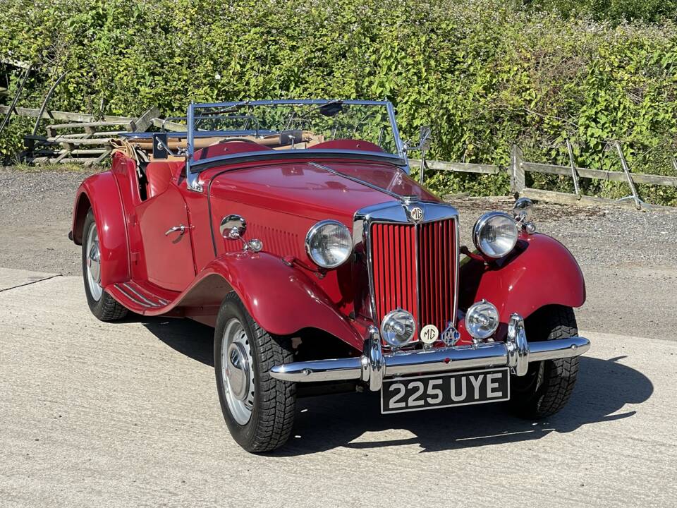 Image 4/12 of MG TD Midget (1950)