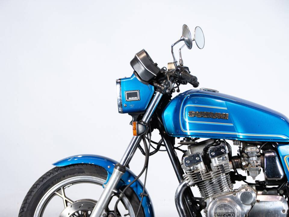 Image 32/50 of Suzuki GSX 750 (1981)