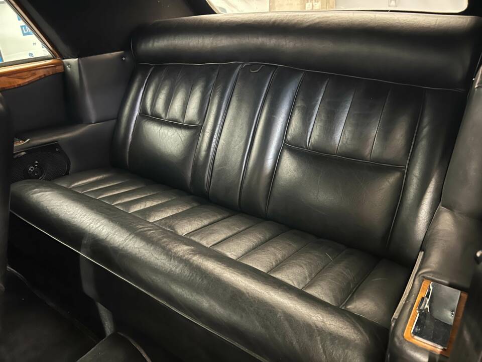 Image 11/20 of Rolls-Royce Corniche I (1974)