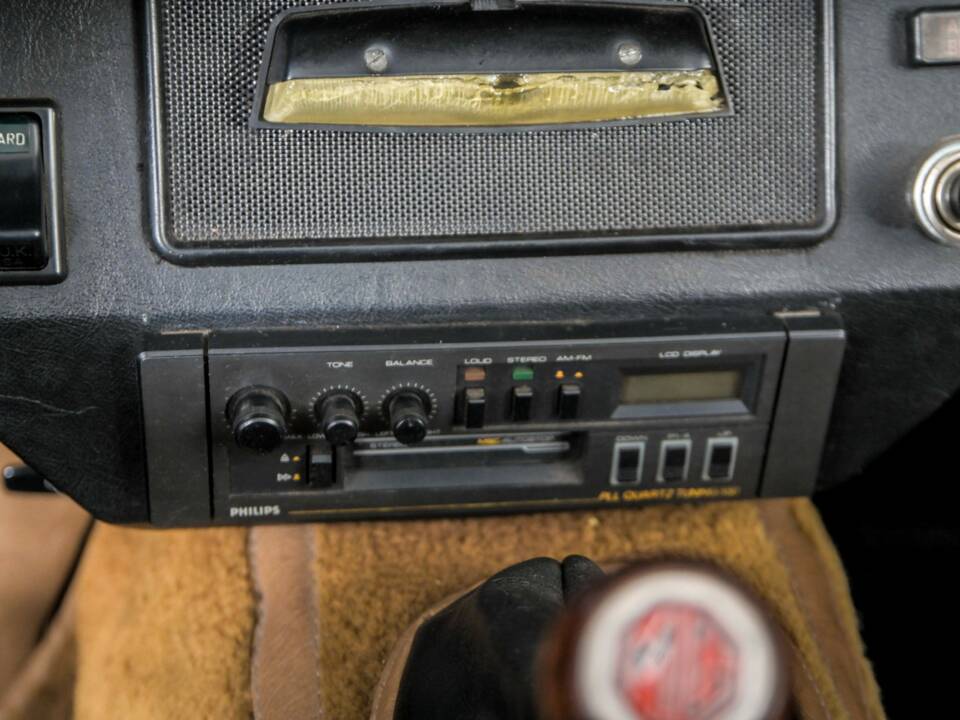 Image 25/50 de MG Midget 1500 (1979)