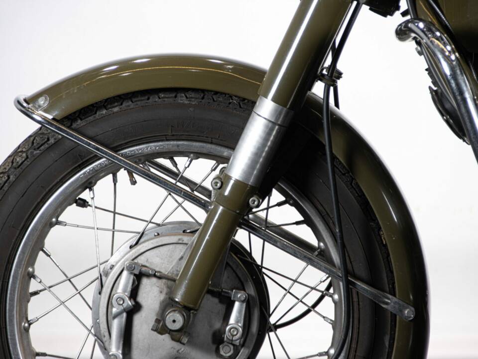 Bild 21/50 von Moto Guzzi Nuovo Falcone Militare (1973)