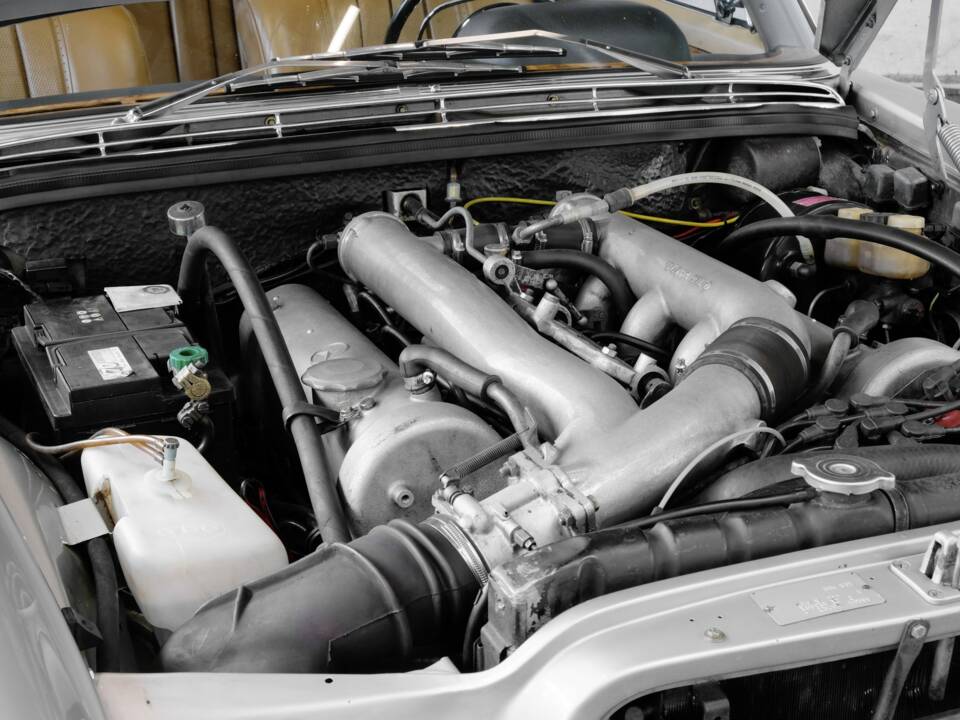 Immagine 42/50 di Mercedes-Benz 300 SEL 6.3 (1968)