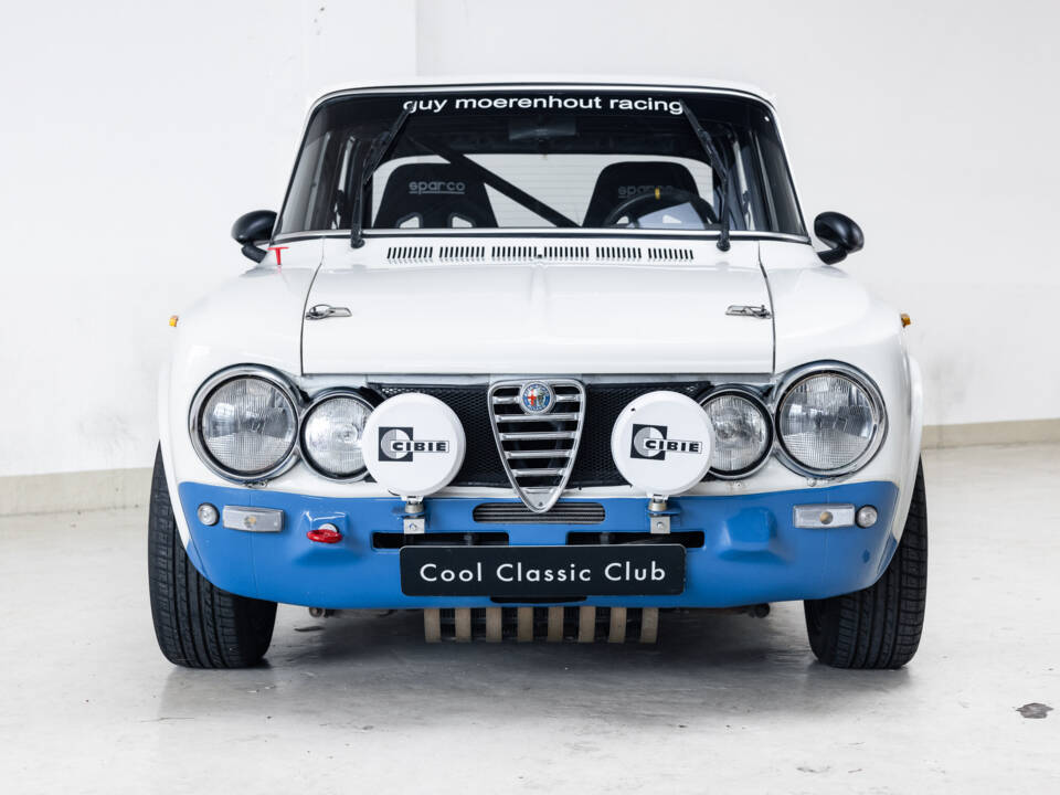 Bild 2/43 von Alfa Romeo Giulia Nuova Super 1300 (1975)