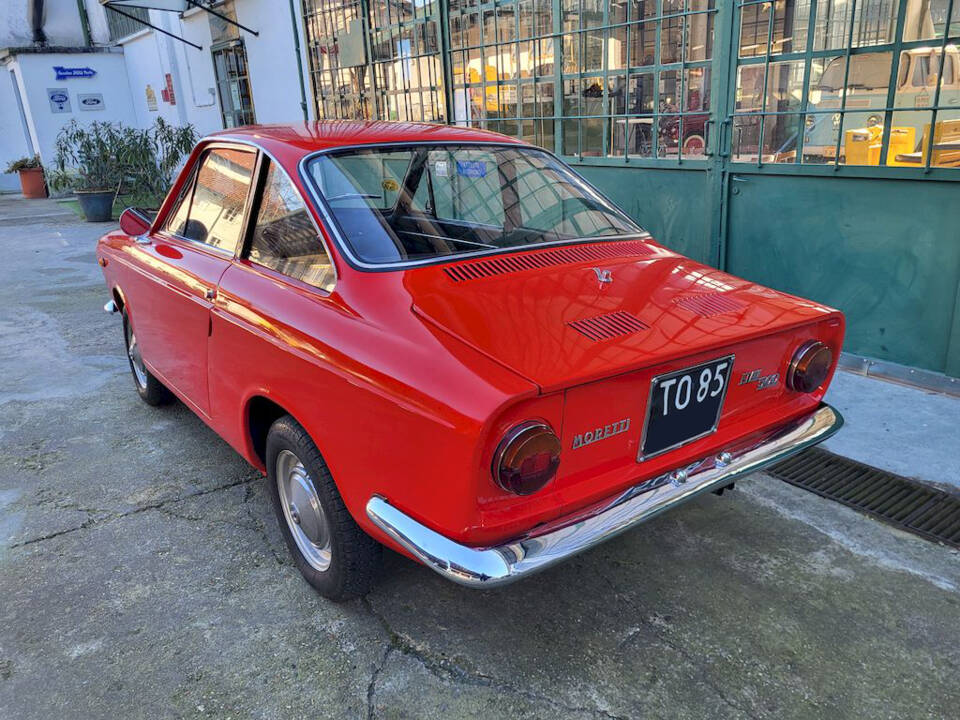 Image 12/36 of Moretti 500 coupé (1966)