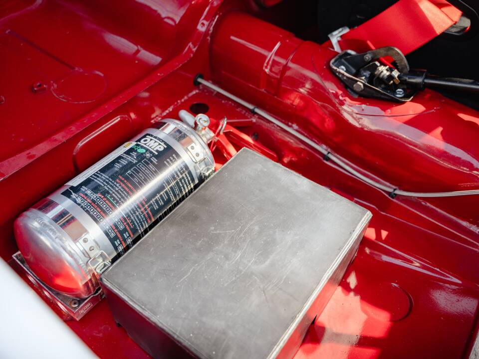 Imagen 69/81 de Alfa Romeo 1750 GT Veloce (1968)