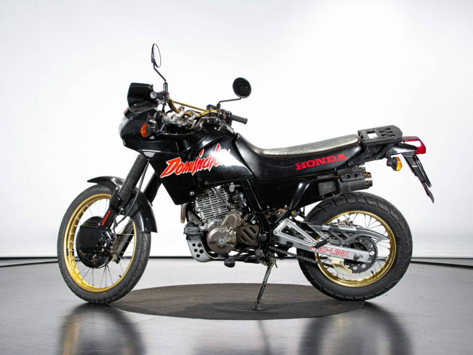 Image 1/38 de Honda NX 650 Dominator (1988)