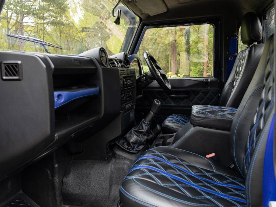 Image 4/43 of Land Rover Defender 90 (2010)