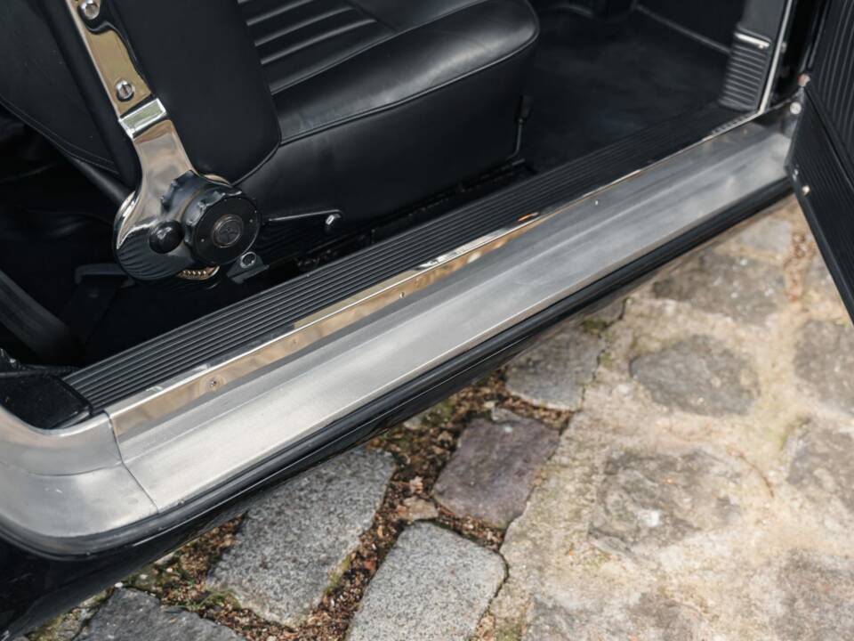 Afbeelding 54/75 van Aston Martin DB 5 Volante (1964)