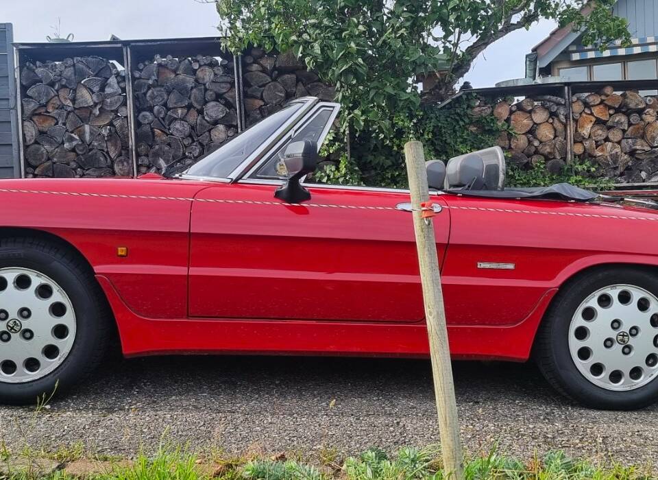 Image 5/14 of Alfa Romeo 2.0 Spider (1989)