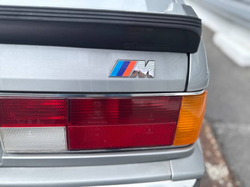 Image 40/79 of BMW M 635 CSi (1989)