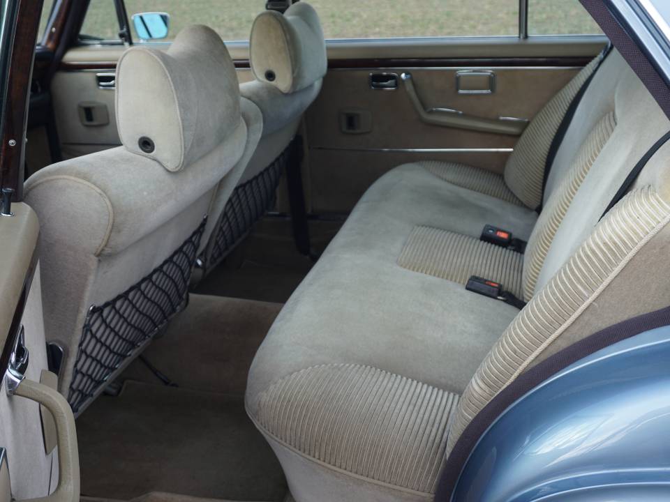 Image 30/49 of Mercedes-Benz 300 SEL (1968)
