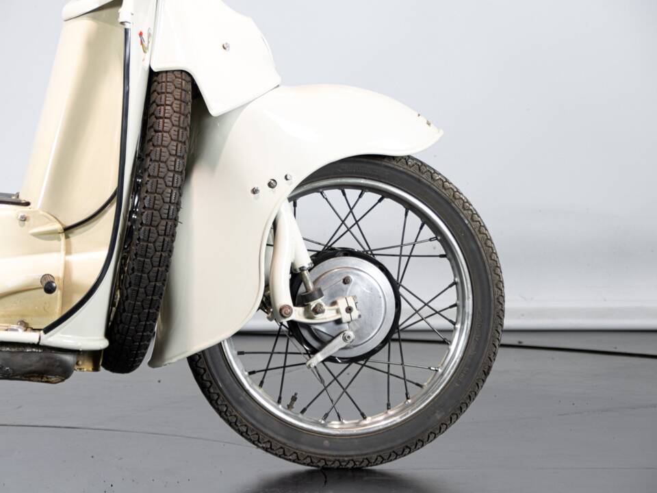 Image 42/50 of Moto Guzzi Galletto (1962)