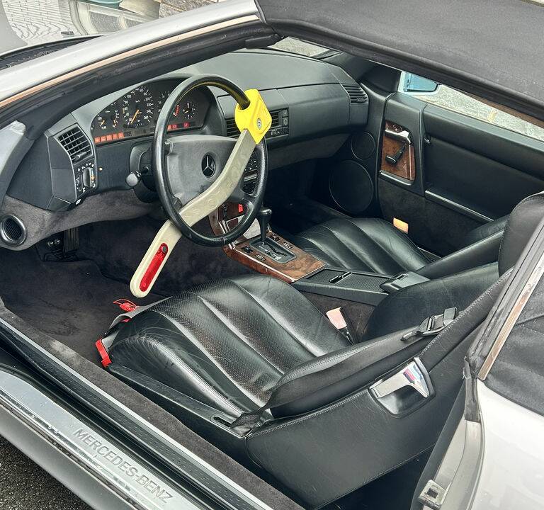 Image 2/8 de Mercedes-Benz 500 SL (1990)