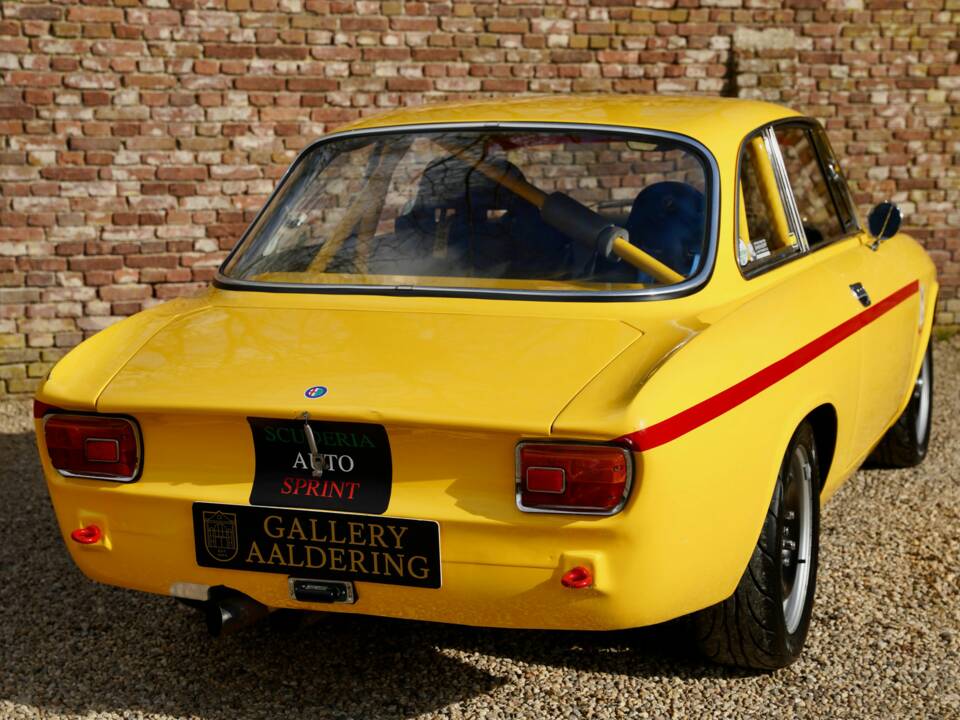 Afbeelding 43/50 van Alfa Romeo Giulia 1600 Sprint GT (1965)