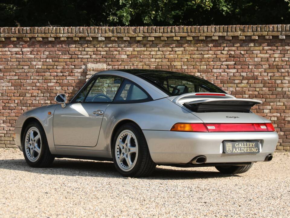 Imagen 2/50 de Porsche 911 Carrera (1996)