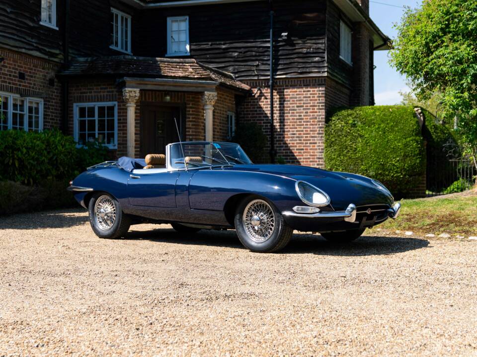 Bild 50/50 von Jaguar XK-E (1967)