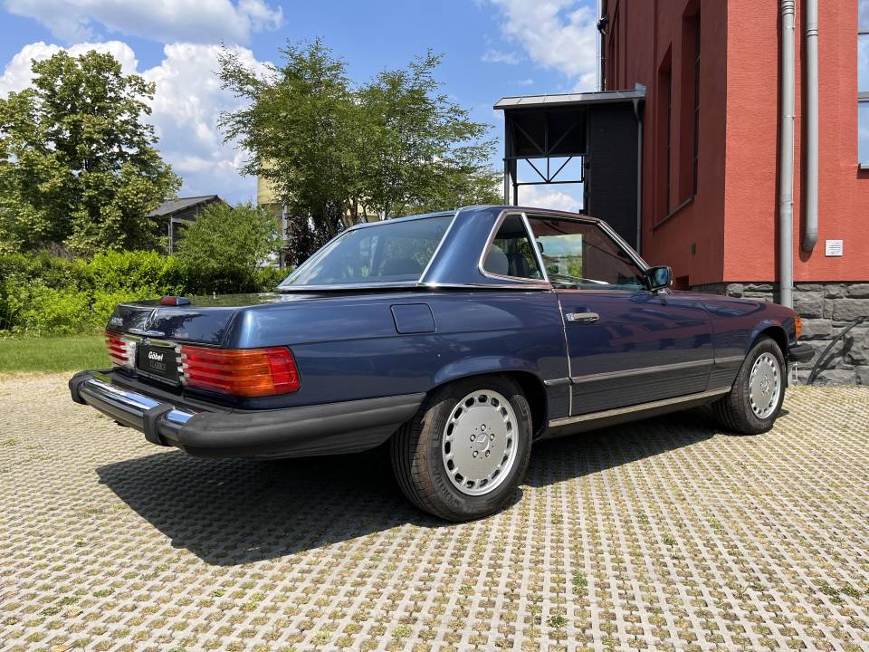 Immagine 8/24 di Mercedes-Benz 560 SL (1987)