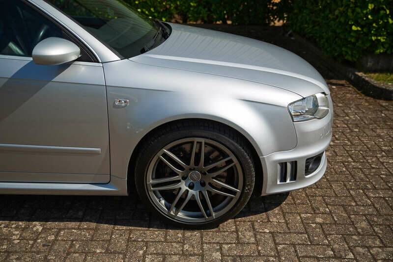 Image 24/50 of Audi RS4 Avant (2006)