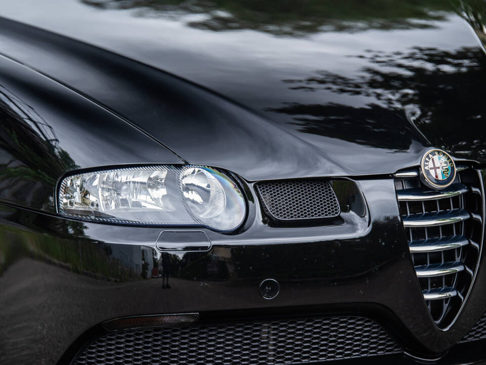 Image 21/36 of Alfa Romeo 147 3.2 GTA (2003)