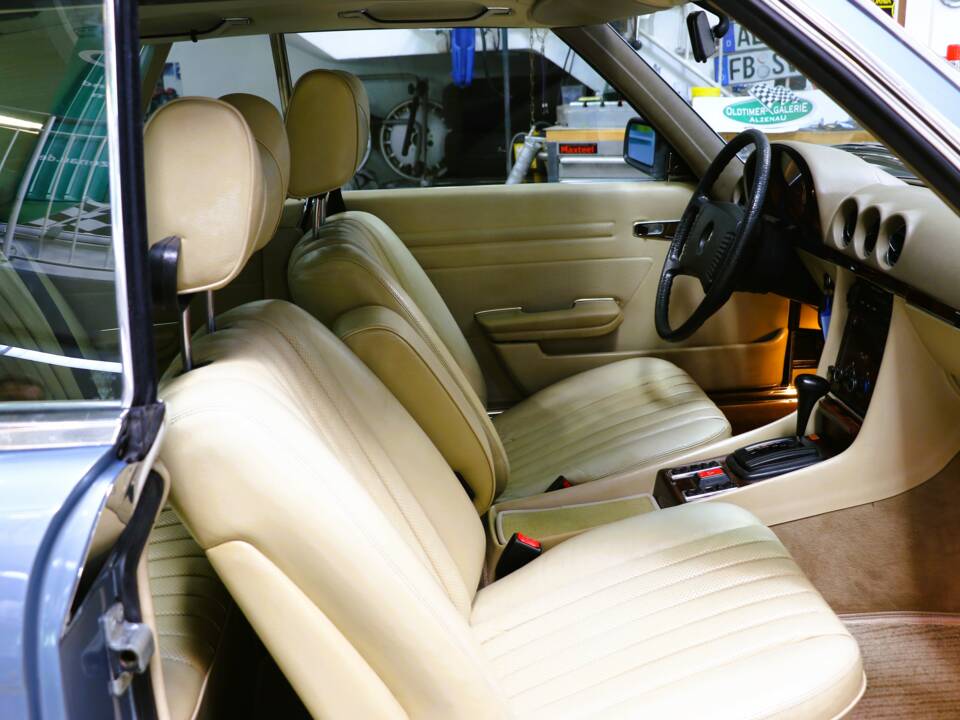 Image 33/41 de Mercedes-Benz 450 SLC 5,0 (1979)