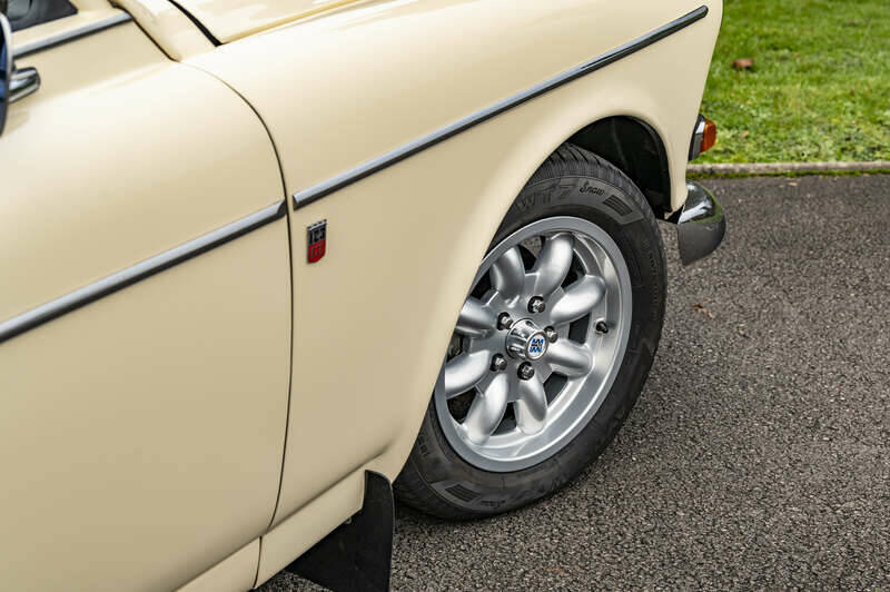 Image 23/50 of Volvo P 123 GT (1968)