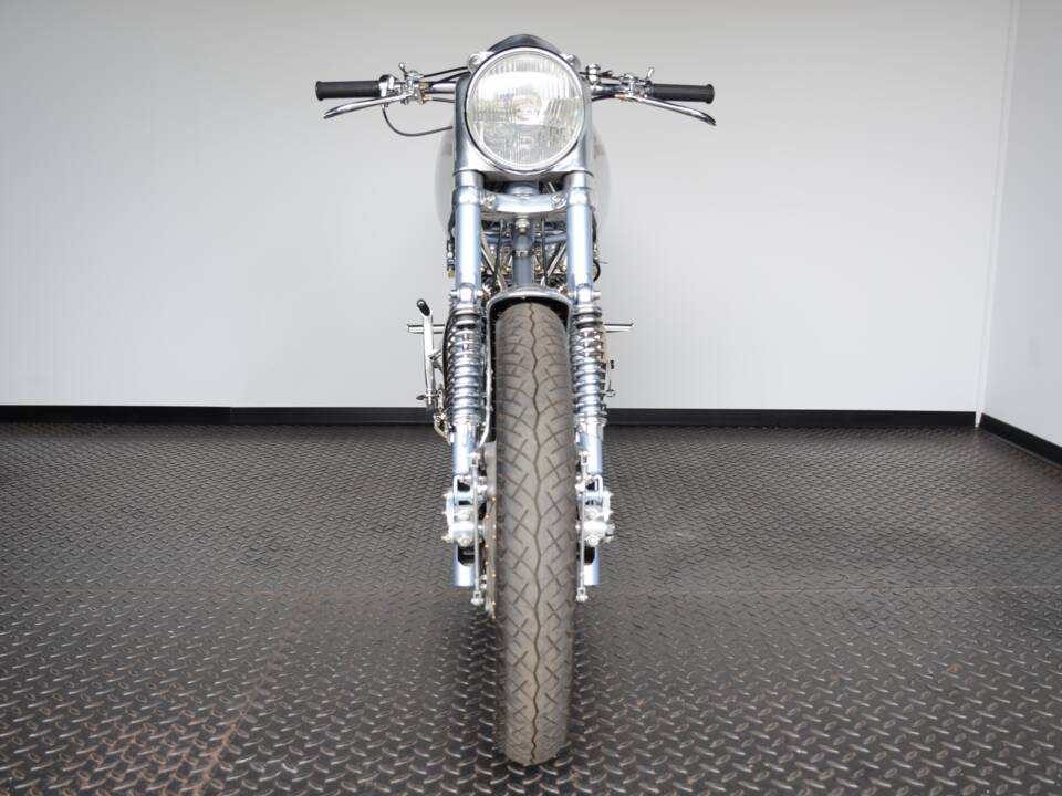Image 17/42 of Royal Enfield 700 Silver Shotgun (1955)