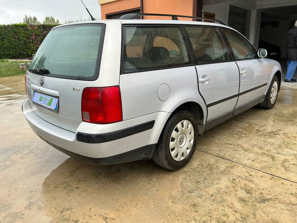 Image 9/20 de Volkswagen Passat Variant 1.9 TDI (1999)
