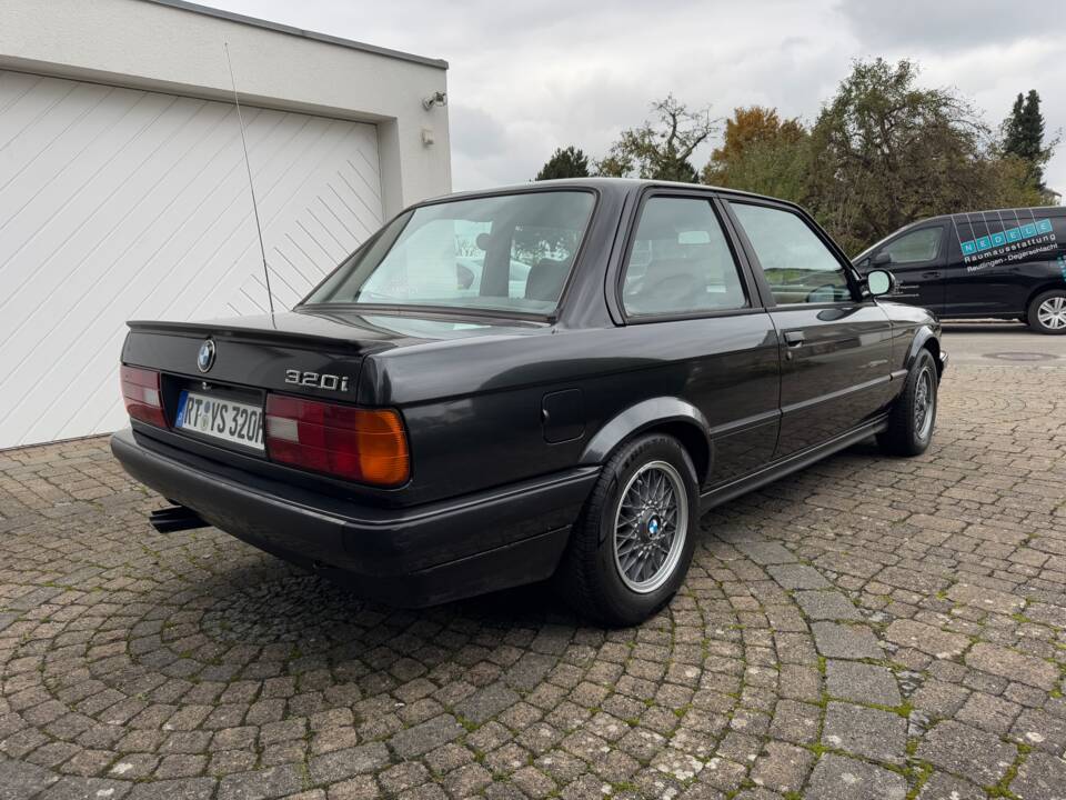 Bild 6/16 von BMW 320i (1991)