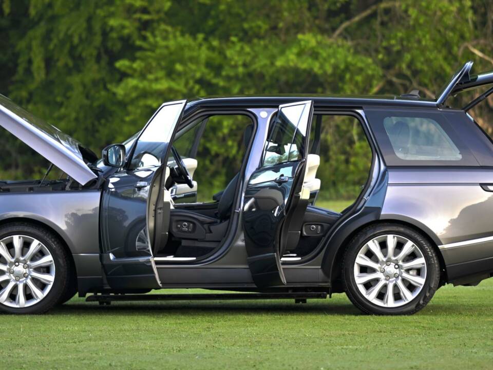 Image 21/50 de Land Rover Range Rover Autobiography SDV8 (2016)