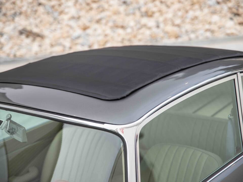 Immagine 47/88 di Jaguar E-Type (2+2) (1968)