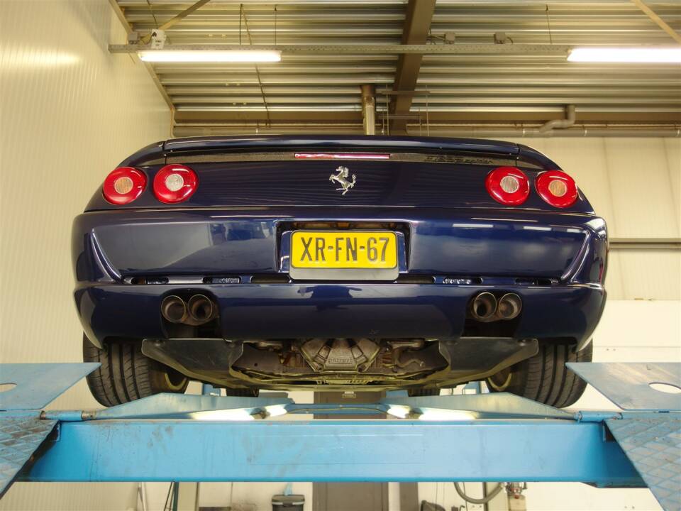 Afbeelding 89/100 van Ferrari F 355 Spider (1997)